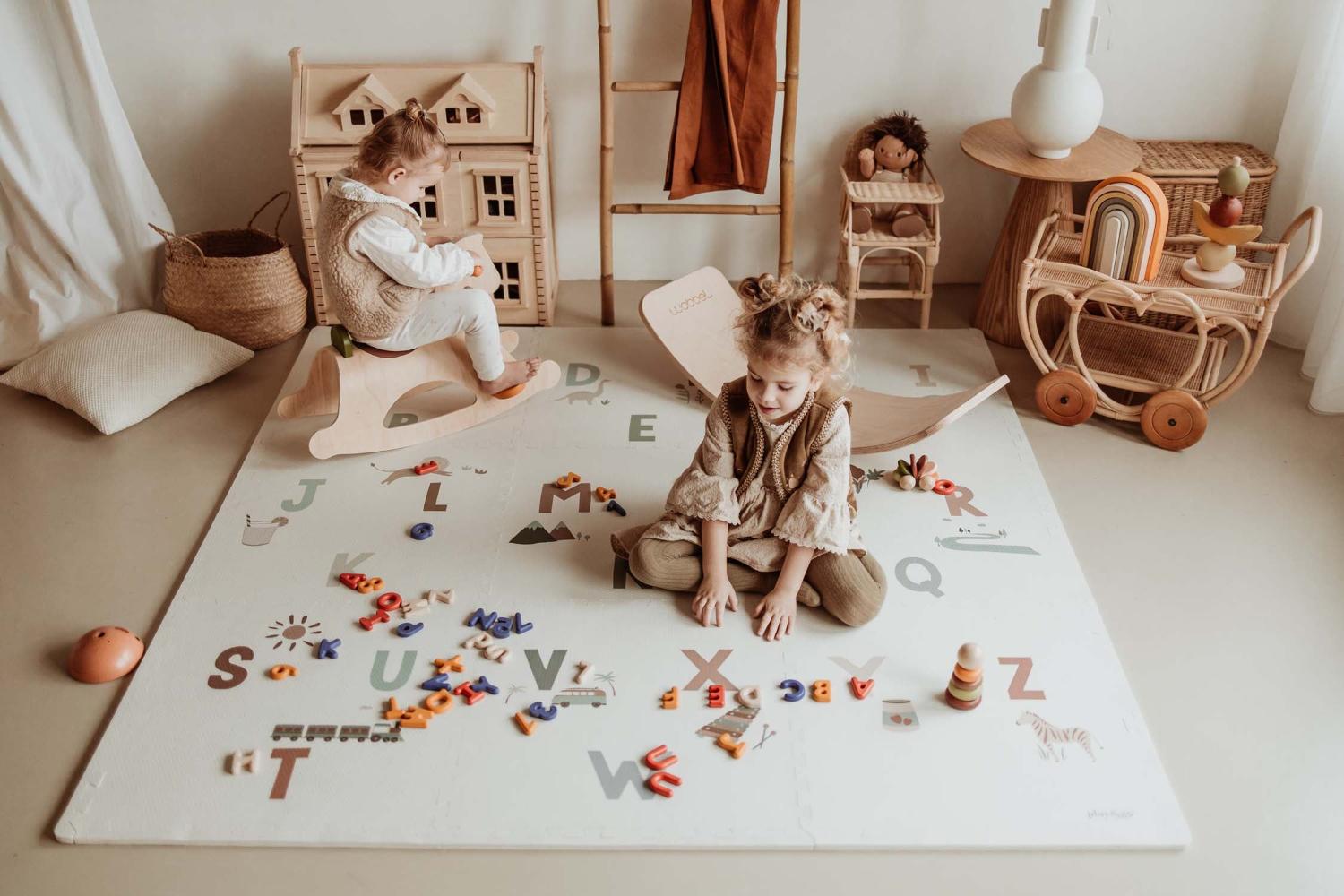 m_foam_puzzle_baby_play_mats_children_playing_with_numbers_and_wobbelboard_1