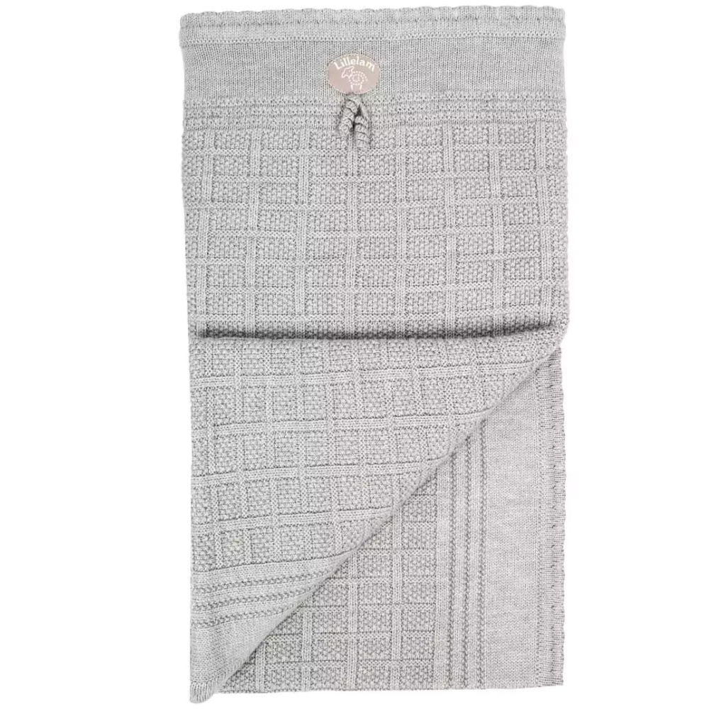 imgi_32_Lillelam_Pledd-classic_mellomgrå