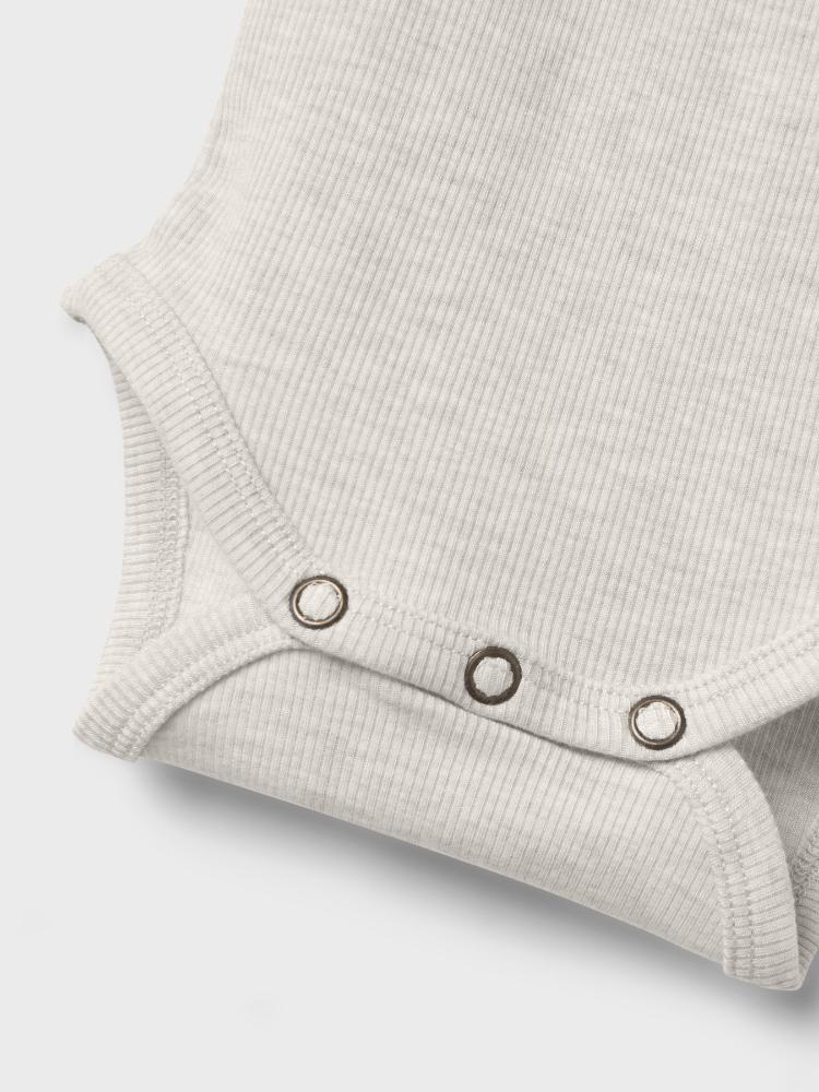 F_13240334_M_4717418_Front Full