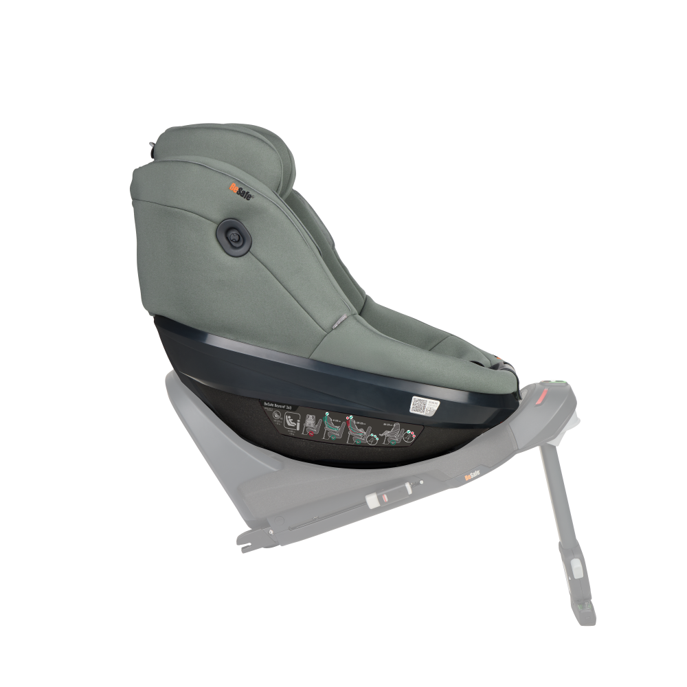 11045369_BeSafe_Beyond2-360_MeadowGreen-SoftBreeze_Base_Side_Forward-Facing