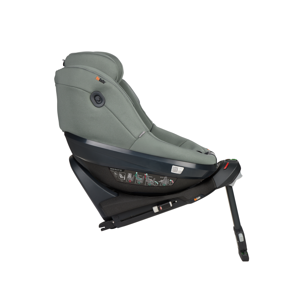 11045369_BeSafe_Beyond2-360_MeadowGreen-SoftBreeze_Bundle_Side_Forward-Facing