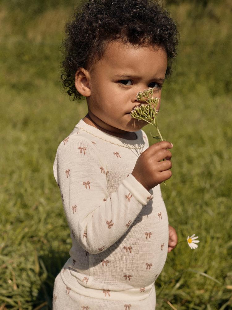 F_13242526_M_4745849_Creative