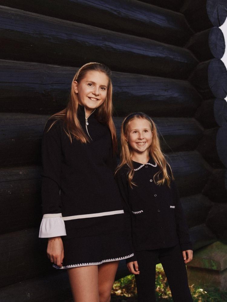 imgi_6_2137_1b6dd06983-kids-sally-merino-skirt_navy-johanne-merino-sweater_navy-kids-lianne-merino-sweate_navy-kids-jaro-merino-pants_navy-medium