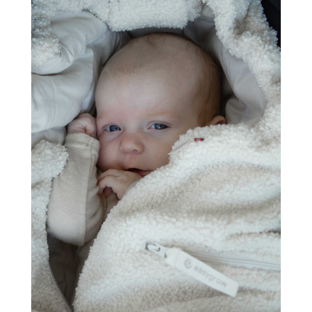 lyng-teddy-mini-bilstolpose (3)