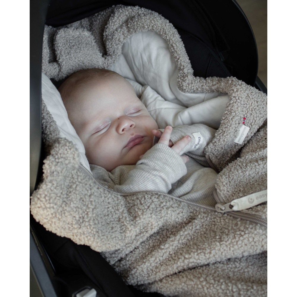 lyng-teddy-mini-bilstolpose (7)