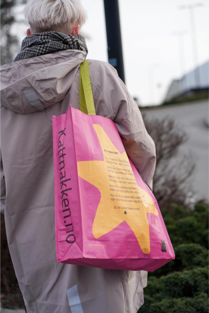 1477 Pose Superkatten-04