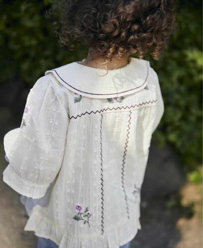 F1991 - DOBBY SS ROSE EMBR BLOUSE - SANDSHELL - Extra 1