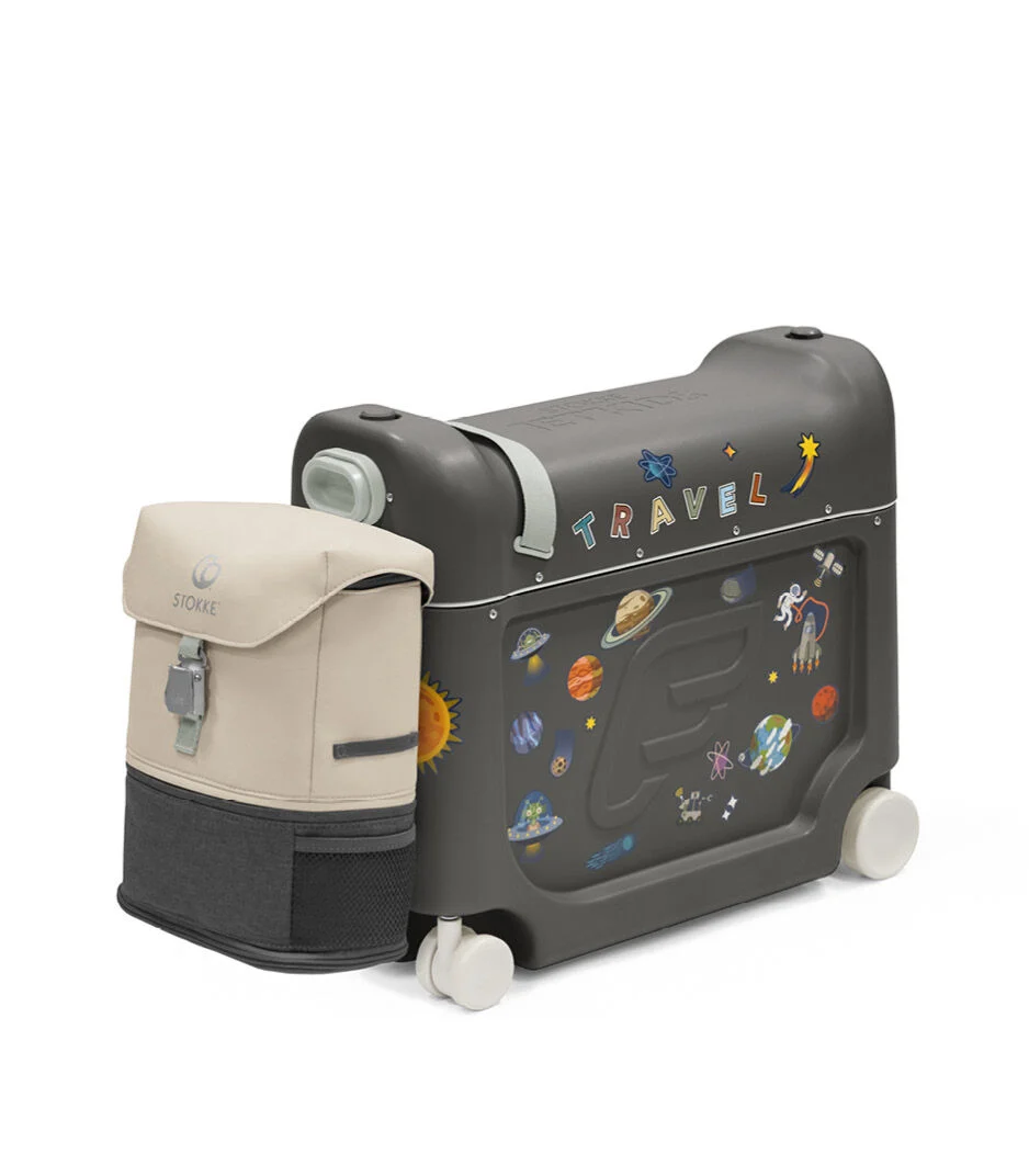 JetKids_BedBox_BackPack_AngledViewFront_MidnightGrey_Stickers_240507-012_eCom