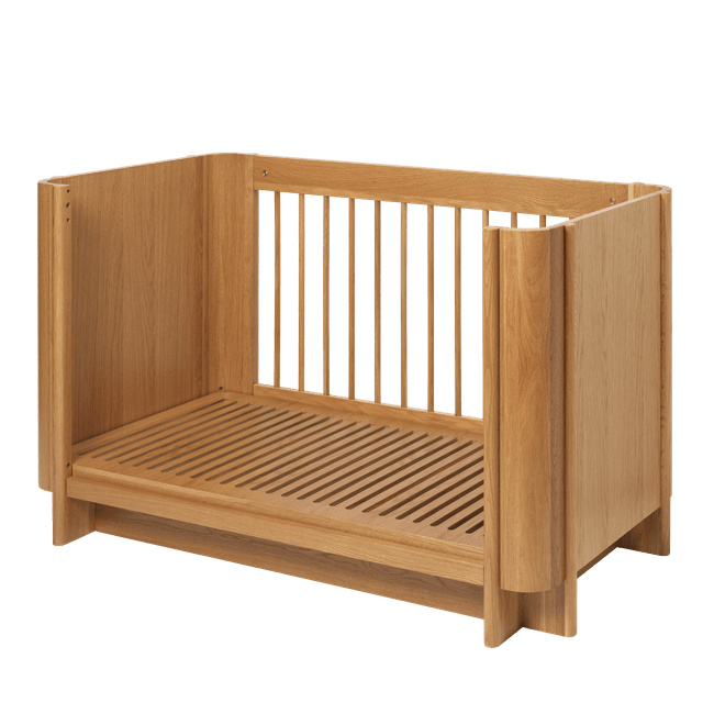 FermLiving_SS26_TiluBabyCot_NaturalOak_1104273074_5