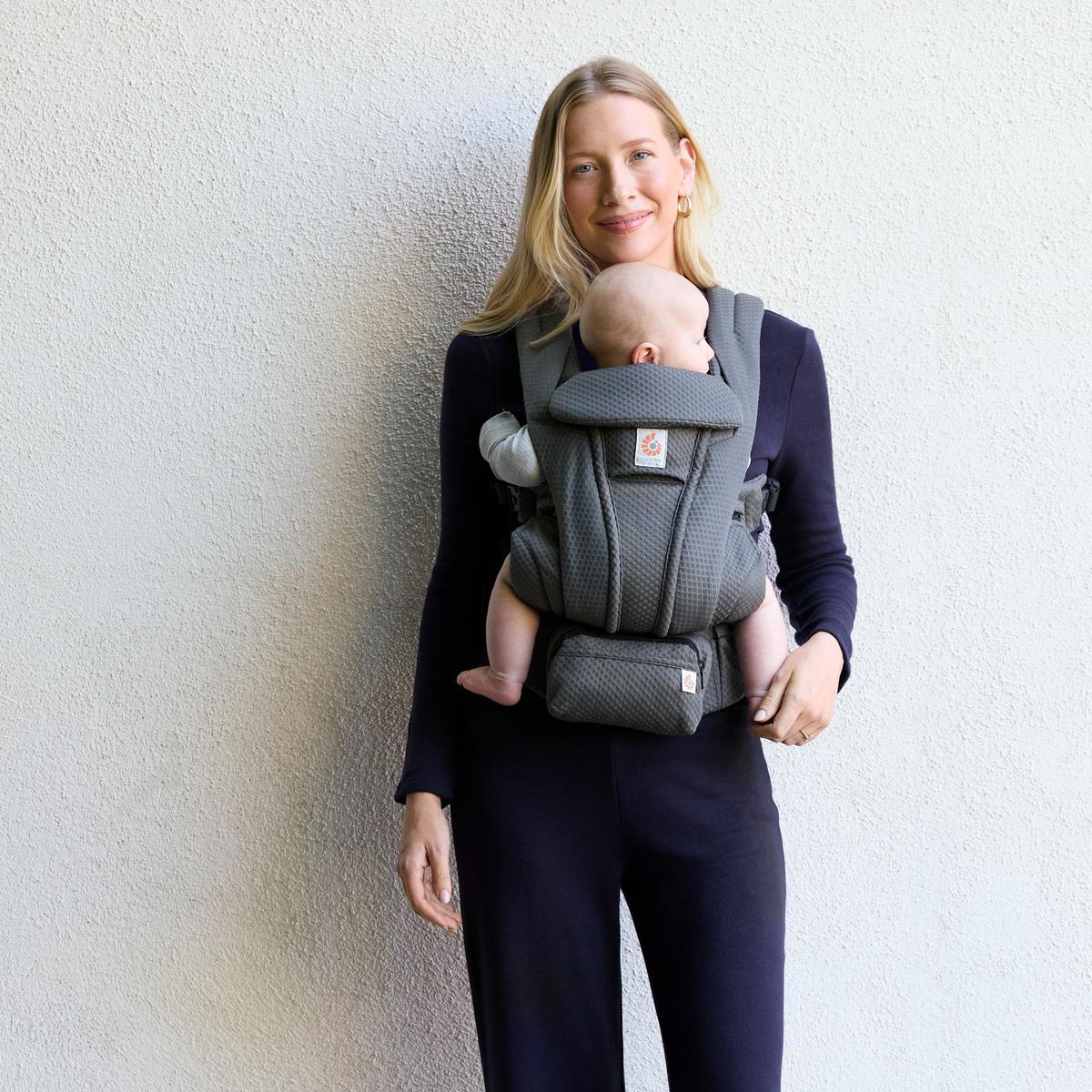BCODMGRAPH_ergobaby_carrier_omni_deluxe_mesh_graph_LS01.jpg