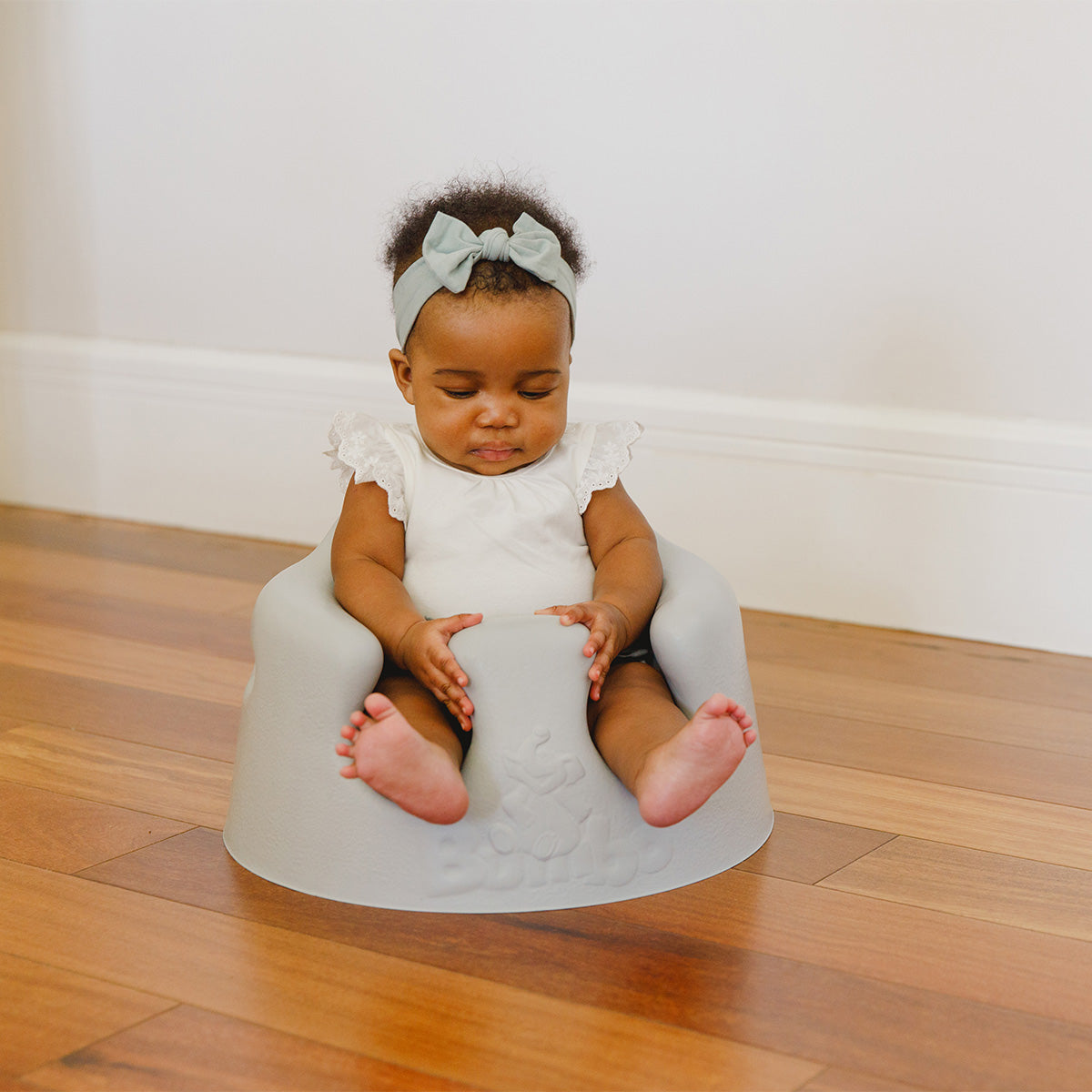 bumbo-floor-seat-grey_438ae06e-92c1-4f50-bc99-f42898db7da7.jpg