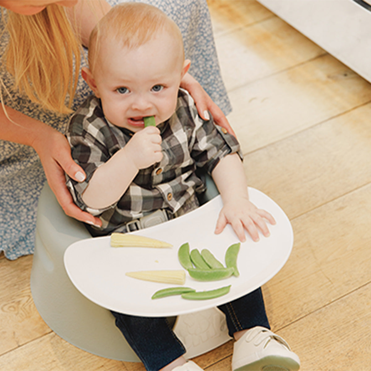 bumbo-floor-seat-tray-2.jpg