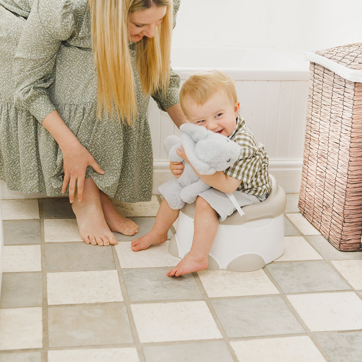 bumbo-stepnpotty-taupe-2.jpg