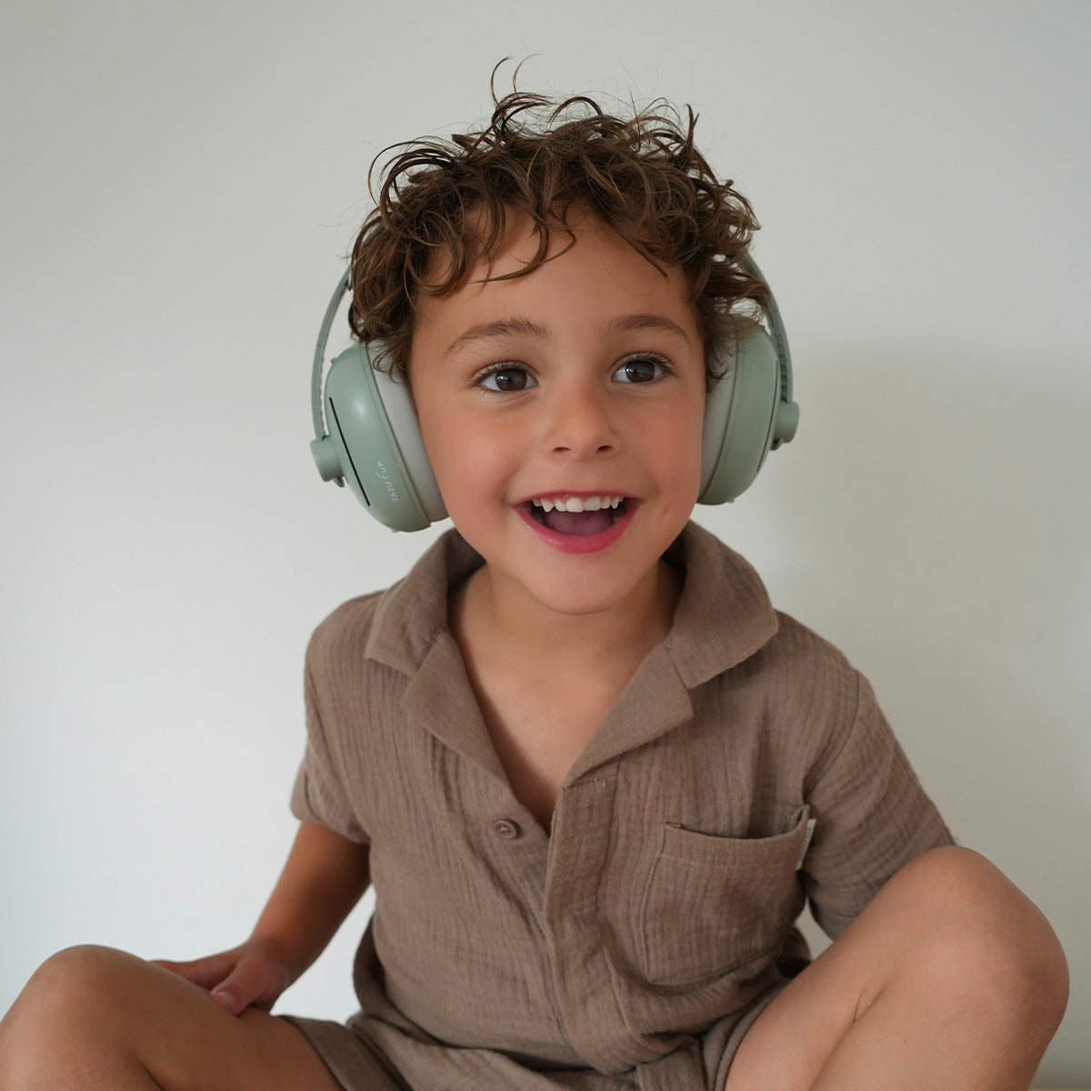 zazu-earmuff-green-4.jpg