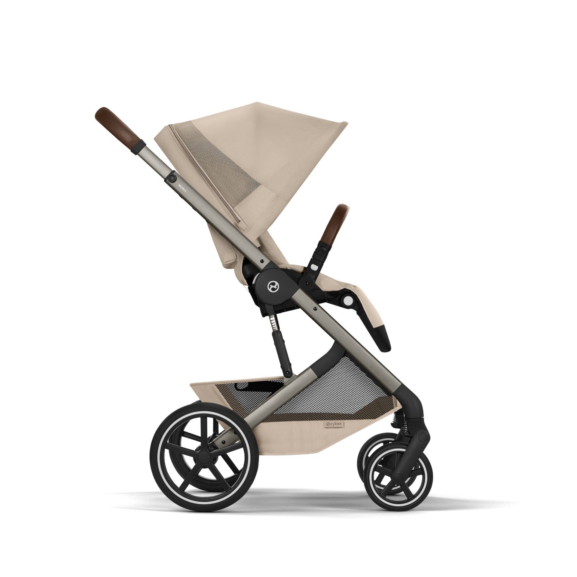 Cybex Balios S Lux i Almond Beige med sittedel sett fra siden