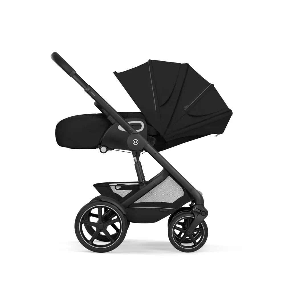 Cybex Talos S Lux i Moon Black med svart ramme