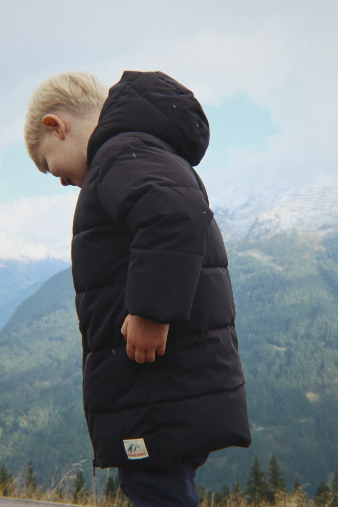 Konges Sløjd Alpi Long Jacket – Black