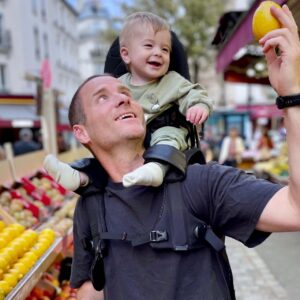 MiniMeis G5 skuldermeis – Black Core, i bruk med baby