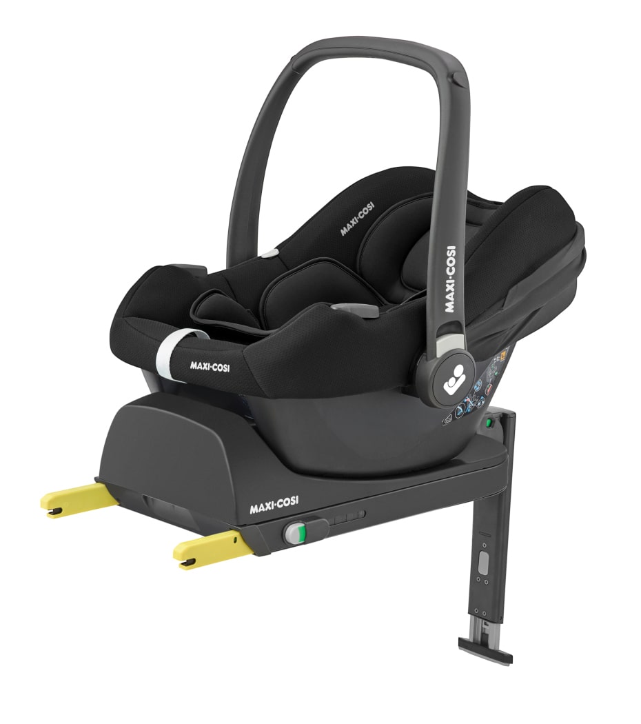 Maxi-Cosi CabrioFix i-Size i Essential Black, på CabrioFix i-Size-basen, sett bakfra